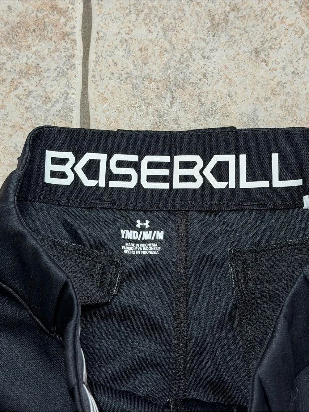Boys Under Armour baseball pants size medium black